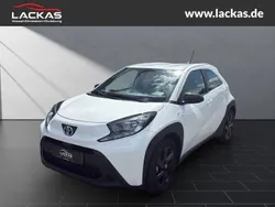 Weiss Gebraucht 2024 Toyota Aygo Business Edition Kleinwagen | 16.990 € (Etwas zu teuer)