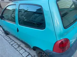 Grün Gebraucht 2000 Renault Twingo Kleinwagen | 400 € (Superpreis)
