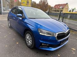 Blau Gebraucht 2023 Skoda Fabia Ambition Kleinwagen | 17.400 € (Guter Preis)