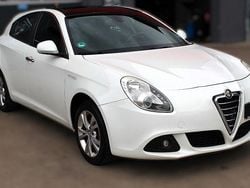 Weiß Gebraucht 2011 Alfa Romeo Giulietta Turismo Kleinwagen | 4.990 € (Guter Preis)