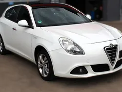 Weiß Gebraucht 2011 Alfa Romeo Giulietta Turismo Kleinwagen | 4.990 € (Guter Preis)