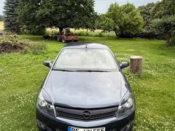 Blau Gebraucht 2006 Opel Astra Cabriolet Cosmo Cabrio | 4.200 € (Etwas zu teuer)