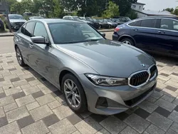 Grau Gebraucht 2022 BMW 320 Limousine | 31.580 € (Fairer Preis)