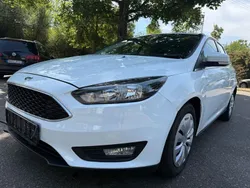 Weiß Gebraucht 2018 Ford Focus Titanium Limousine | 7.500 € (Guter Preis)