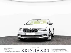 Brilliantsilber metallic Gebraucht 2019 Skoda Superb Style Limousine | 25.310 € (Superpreis)
