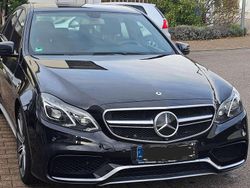 Schwarz Gebraucht 2009 Mercedes E220 Limousine | 10.000 €