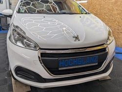 Weiß Gebraucht 2017 Peugeot 208 Kleinwagen | 6.999 €