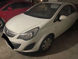 Weiß Gebraucht 2014 Opel Corsa Active Kleinwagen | 3.250 € (Guter Preis)