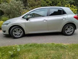 Grau Gebraucht 2008 Toyota Auris Kleinwagen | 3.200 €