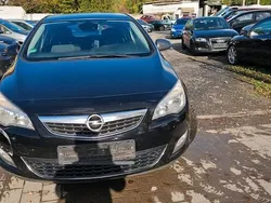 Schwarz Gebraucht 2011 Opel Astra Edition Limousine | 2.799 € (Superpreis)