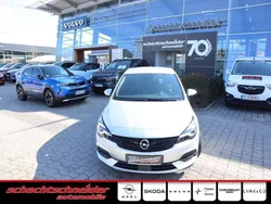Silber Gebraucht 2021 Opel Astra Ultimate Limousine | 18.490 € (Etwas zu teuer)