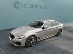 Grau Gebraucht 2022 BMW 545e M Sport Limousine | 47.189 € (Guter Preis)