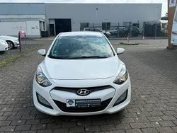 Weiß Gebraucht 2014 Hyundai i30 Limousine | 4.799 € (Fairer Preis)
