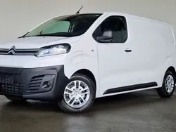 Weiss / eisweiss / uni Gebraucht 2023 Citroën e-Jumpy Van / Kleinbus | 28.970 €