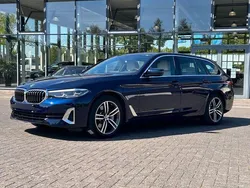 Tansanitblau Gebraucht 2021 BMW 530e Luxury Line Kombi | 27.680 € (Guter Preis)