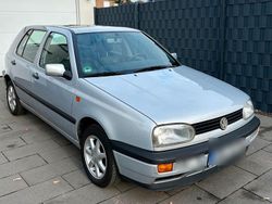 Grau Gebraucht 1993 VW Golf Kleinwagen | 3.000 €