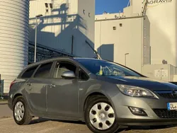 Grau Gebraucht 2011 Opel Astra Design Edition Kombi | 5.000 € (Fairer Preis)