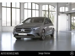 Grau Gebraucht 2020 Mercedes B200 Progressive Van / Kleinbus | 23.900 € (Guter Preis)