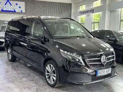 Schwarz Gebraucht 2023 Mercedes V300 Night Van / Kleinbus | 54.900 € (Superpreis)