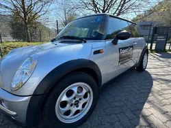 Silber Gebraucht 2003 Mini ONE Kleinwagen | 2.999 € (Etwas zu teuer)