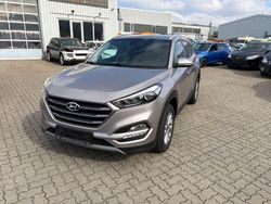 Weiß Gebraucht 2017 Hyundai Tucson Advantage SUV | 15.900 € (Fairer Preis)