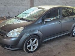 Grau Gebraucht 2006 Toyota Corolla Verso Sol Van / Kleinbus | 1.999 € (Fairer Preis)