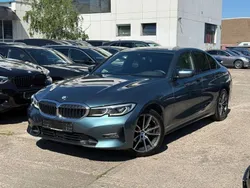 Blau Gebraucht 2021 BMW 318 Shadowline Limousine | 26.990 € (Fairer Preis)