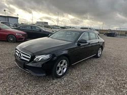 Schwarz Gebraucht 2017 Mercedes E200 Avantgarde Limousine | 11.499 €