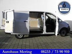 Weiß Gebraucht 2023 Mercedes Vito Van / Kleinbus | 29.750 € (Superpreis)