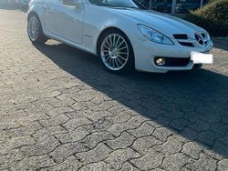 Weiß Gebraucht 2008 Mercedes SLK200 Cabrio | 11.450 € (Etwas zu teuer)