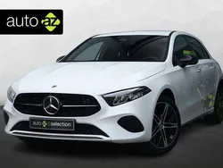 Weiß Gebraucht 2024 Mercedes A250 Luxury Limousine | 34.600 € (Teuer)