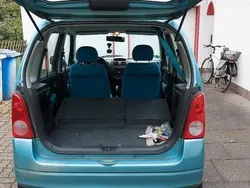 Grün Gebraucht 2002 Opel Agila Kleinwagen | 900 €