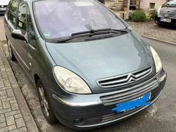 Grau Gebraucht 2009 Citroën Xsara Picasso Comfort Van / Kleinbus | 3.200 € (Etwas zu teuer)