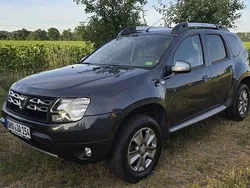 Grau Gebraucht 2017 Dacia Duster Lauréate SUV | 8.499 € (Fairer Preis)