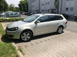 Silber Gebraucht 2011 VW Golf VI Comfortline Kombi | 5.990 € (Etwas zu teuer)