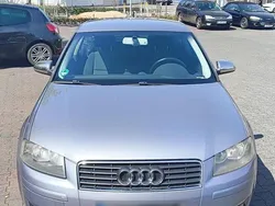 Grau Gebraucht 2003 Audi A3 Attraction Kleinwagen | 1.000 € (Fairer Preis)
