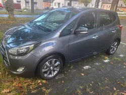 Silber Gebraucht 2017 Hyundai ix20 YES! Van / Kleinbus | 13.200 € (Fairer Preis)