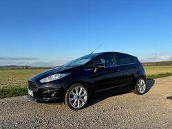 Schwarz Gebraucht 2014 Ford Fiesta Individual Kleinwagen | 6.699 € (Fairer Preis)