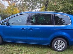 Blau Gebraucht 2018 VW Sharan Comfortline Van / Kleinbus | 20.500 € (Superpreis)