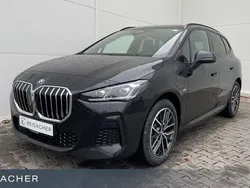Saphirschwarz metallic Neu 2025 BMW 230e Active Tourer M Sport Van / Kleinbus | 50.990 € (Superpreis)