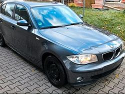 Grau Gebraucht 2006 BMW 118 Kleinwagen | 1.950 € (Guter Preis)
