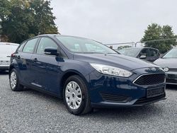 Blau Gebraucht 2015 Ford Focus Ambiente Limousine | 6.900 € (Guter Preis)