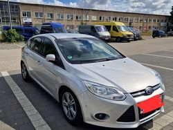 Silber Gebraucht 2012 Ford Focus Kleinwagen | 4.790 €