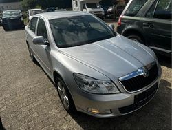 Silber Gebraucht 2009 Skoda Octavia Limousine | 3.899 € (Superpreis)
