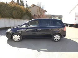 Schwarz Gebraucht 2007 Opel Zafira Edition Van / Kleinbus | 2.999 € (Fairer Preis)
