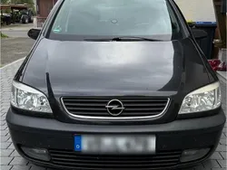 Schwarz Gebraucht 2002 Opel Zafira Van / Kleinbus | 3.350 € (Teuer)