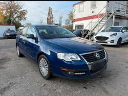 Blau Gebraucht 2008 VW Passat Trendline Limousine | 3.999 € (Etwas zu teuer)