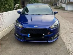 Blau Gebraucht 2017 Ford Focus ST Limousine | 13.900 € (Guter Preis)