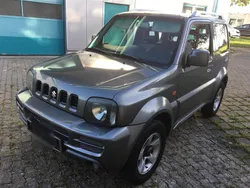 Grau Gebraucht 2006 Suzuki Jimny SUV | 4.950 € (Etwas zu teuer)