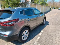 Grau Gebraucht 2018 Nissan Qashqai Acenta SUV | 15.000 € (Fairer Preis)